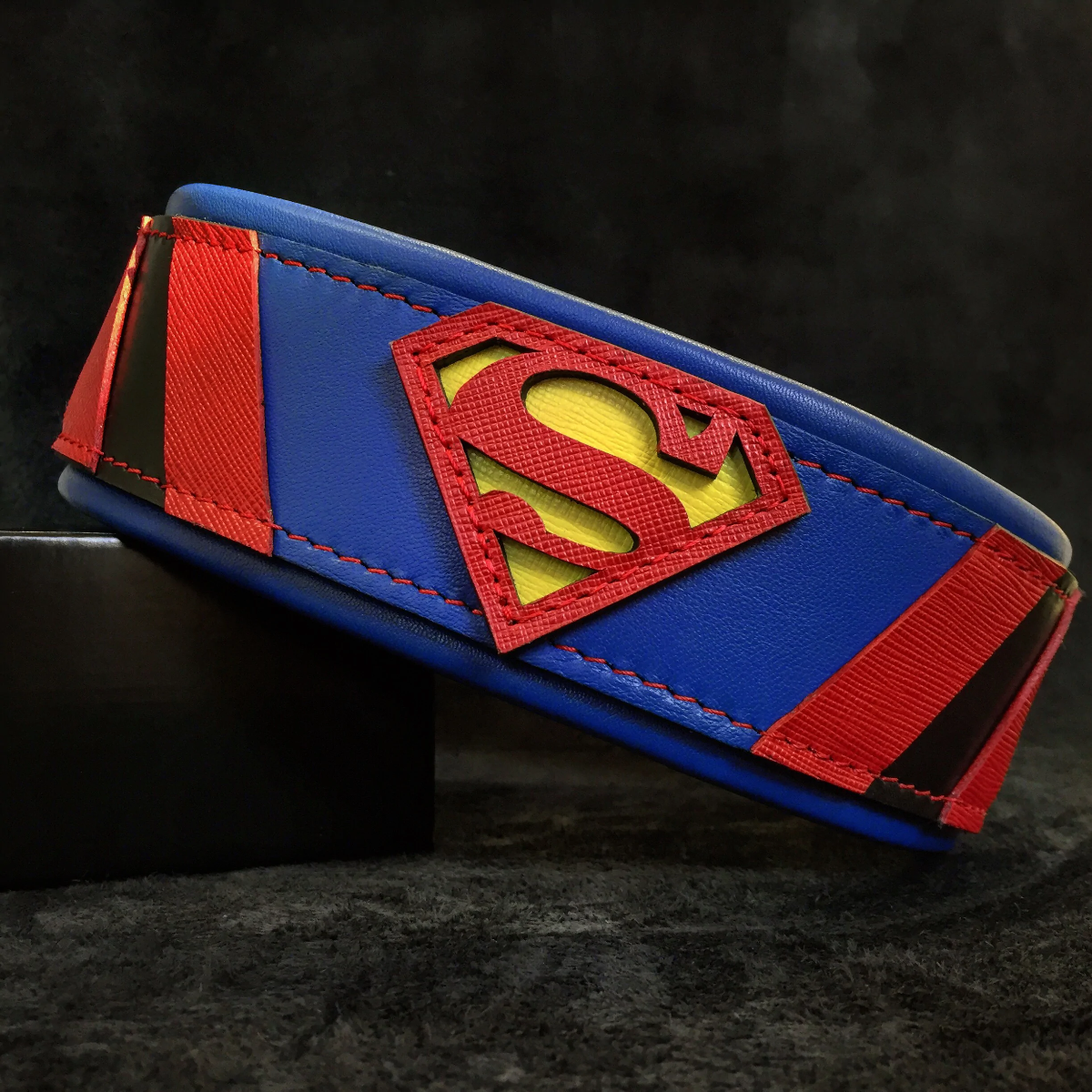BESTIA DOG GEAR Superman, Zgarda Piele Pentru Caini, Marime M 42.5 - 52.5cm