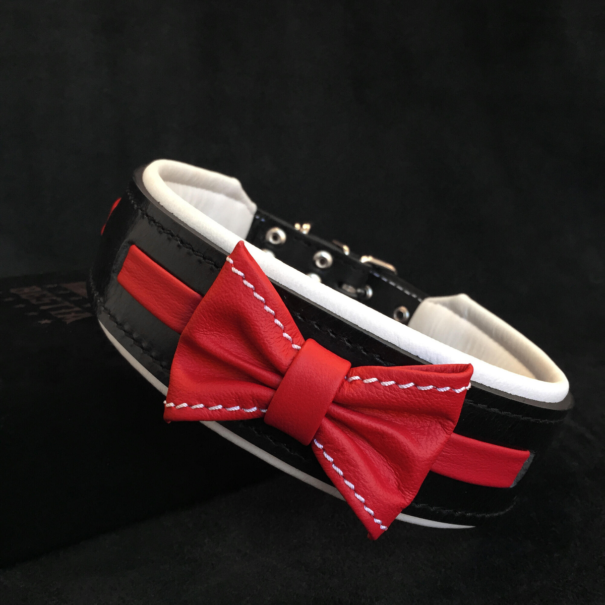 BESTIA DOG GEAR Bowtie, Zgarda Piele Pentru Caini, Neagra, Marime S, 35-42.5cm